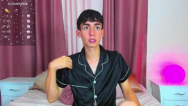 Snapshot of starboyy_77 chatting on 01-07-26, 12:43 starboyy 77 online show from 01-07-26, 12:43