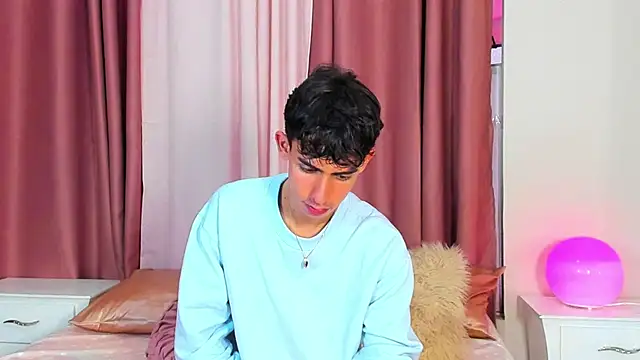 Snapshot of starboyy_77 chatting on 01-15-26, 01:14 starboyy 77 online show from 01-15-26, 01:14