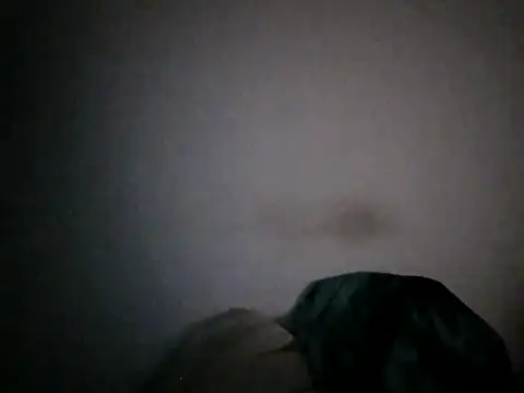 Snapshot of Mikki9233 chatting on 12-14-25, 11:10 Mikki9233 online show from 12-14-25, 11:10