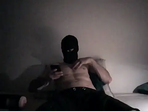 Snapshot of Mikki9233 chatting on 12-20-25, 09:39 Mikki9233 online show from 12-20-25, 09:39