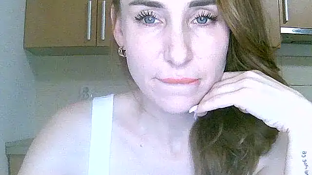 GlarysLoveress online show from 12-19-25, 12:25