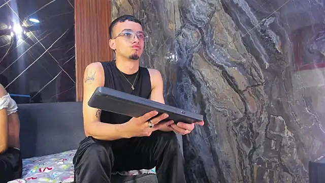 Snapshot of THE_FRANCK_BOY chatting on 01-08-26, 09:43 THE FRANCK BOY online show from 01-08-26, 09:43