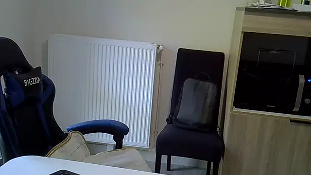 Snapshot of Zetros_15 chatting on 07-21-26, 05:47 Zetros 15 online show from 07-21-26, 05:47