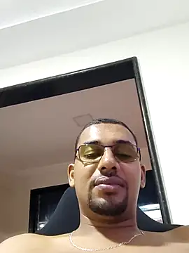 Reis001122 online show from 05-31-26, 03:12