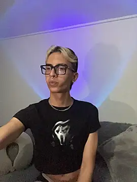 Snapshot of Dracco_Velour_ chatting on 02-19-26, 05:26 Dracco Velour online show from 02-19-26, 05:26