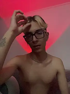 Snapshot of Dracco_Velour_ chatting on 03-01-26, 07:47 Dracco Velour online show from 03-01-26, 07:47