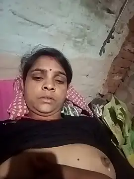 Snapshot of Rinki_malhotra chatting on 02-15-26, 03:44 Rinki malhotra online show from 02-15-26, 03:44