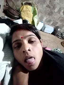 Snapshot of Rinki_malhotra chatting on 02-03-26, 08:25 Rinki malhotra online show from 02-03-26, 08:25