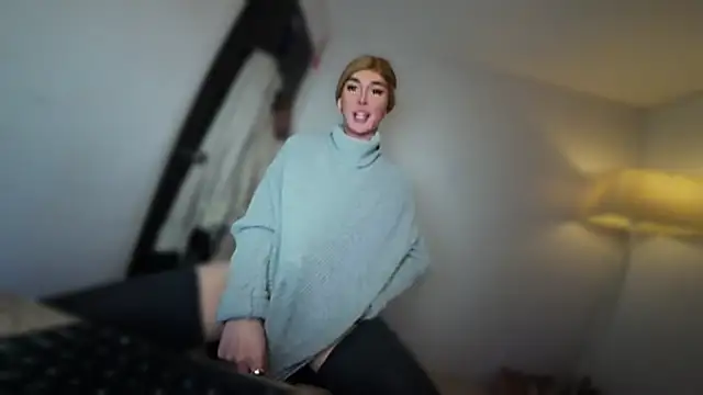 mxshemale ladyboy online show from 12-15-25, 09:09