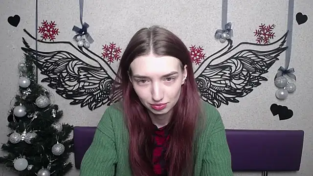 LisaDarcy online show from 12-20-25, 06:05