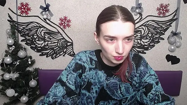 LisaDarcy online show from 12-17-25, 06:07