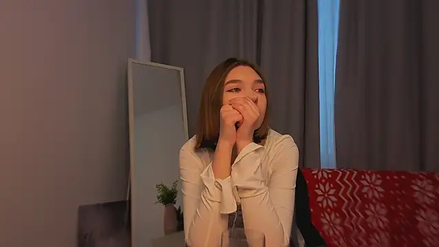 Leyla crsh online show from 02-17-26, 05:05