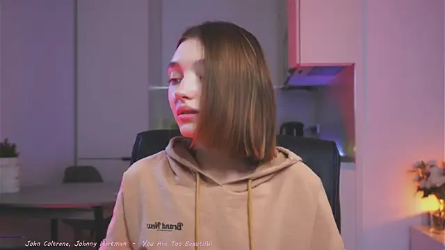 Leyla crsh online show from 04-11-26, 07:45