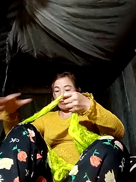 Snapshot of seacyre chatting on 02-10-26, 12:59 seacyre online show from 02-10-26, 12:59