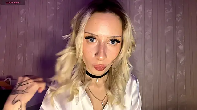 BrittanieKerkhoff online show from 12-18-25, 01:26