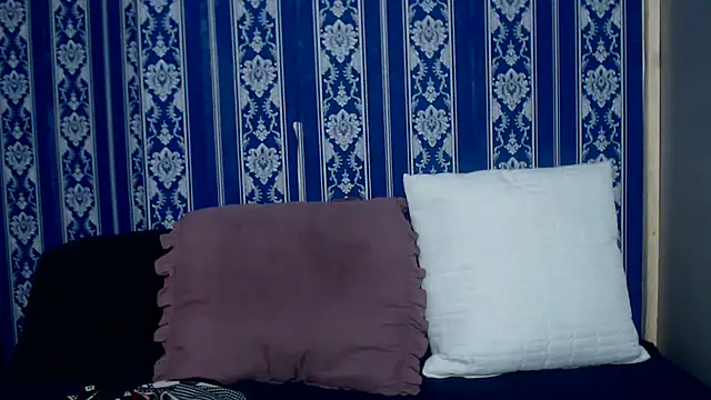 TemptingCloeXx online show from 02-02-26, 06:18