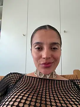 lara beker online show from 05-04-26, 04:21