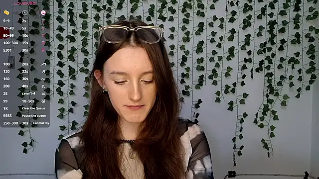 LisaBoddy online show from 02-19-26, 01:41