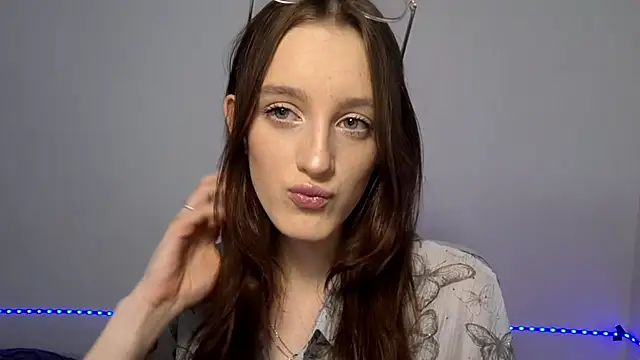 Snapshot of LisaBoddy chatting on 01-12-26, 12:45 LisaBoddy online show from 01-12-26, 12:45