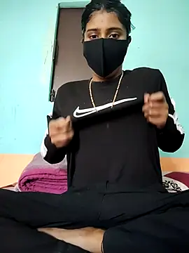 Snapshot of Aaradhya-Rani chatting on 01-14-26, 06:17 Aaradhya-Rani online show from 01-14-26, 06:17