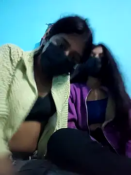 Snapshot of Aaradhya-Rani chatting on 12-17-25, 08:25 Aaradhya-Rani online show from 12-17-25, 08:25