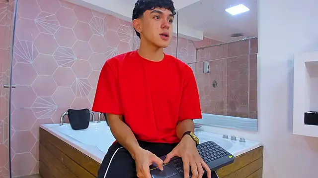 Snapshot of _TaylorBlack chatting on 03-01-26, 11:43 TaylorBlack online show from 03-01-26, 11:43