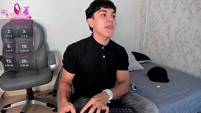 Snapshot of _TaylorBlack chatting on 02-26-26, 11:43 TaylorBlack online show from 02-26-26, 11:43