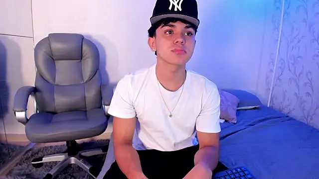 Snapshot of _TaylorBlack chatting on 02-09-26, 11:41 TaylorBlack online show from 02-09-26, 11:41