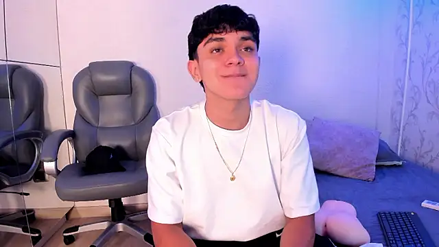 Snapshot of _TaylorBlack chatting on 02-21-26, 11:45 TaylorBlack online show from 02-21-26, 11:45