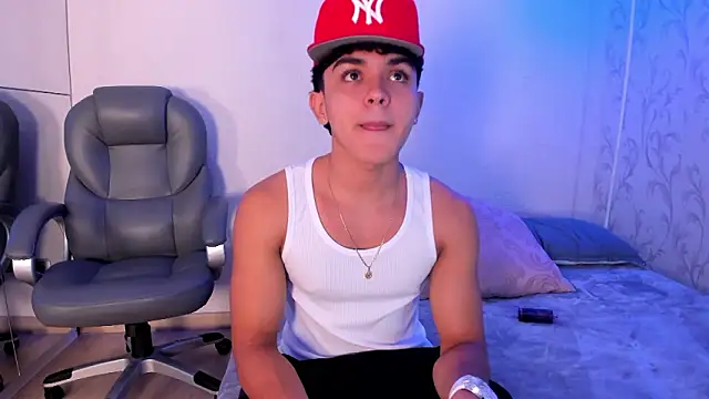 Snapshot of _TaylorBlack chatting on 02-10-26, 11:31 TaylorBlack online show from 02-10-26, 11:31