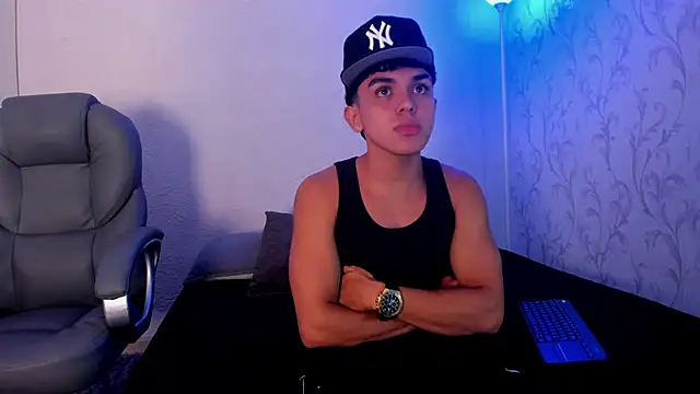 Snapshot of _TaylorBlack chatting on 12-18-25, 11:36 TaylorBlack online show from 12-18-25, 11:36