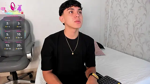 Snapshot of _TaylorBlack chatting on 02-27-26, 11:32 TaylorBlack online show from 02-27-26, 11:32