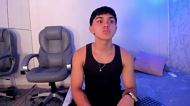 Snapshot of _TaylorBlack chatting on 01-18-26, 11:35 TaylorBlack online show from 01-18-26, 11:35