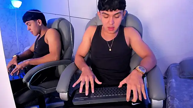 Snapshot of _TaylorBlack chatting on 01-11-26, 11:39 TaylorBlack online show from 01-11-26, 11:39