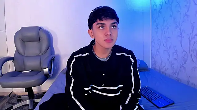 Snapshot of _TaylorBlack chatting on 01-06-26, 11:25 TaylorBlack online show from 01-06-26, 11:25