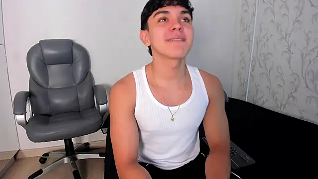 Snapshot of _TaylorBlack chatting on 02-23-26, 11:33 TaylorBlack online show from 02-23-26, 11:33