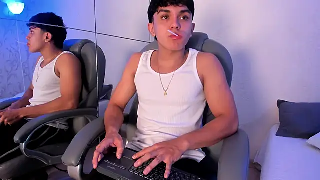 Snapshot of _TaylorBlack chatting on 02-18-26, 12:12 TaylorBlack online show from 02-18-26, 12:12