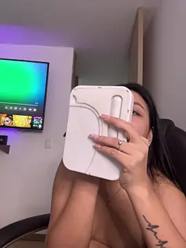 Camila sanchez25 online show from 05-01-26, 07:41