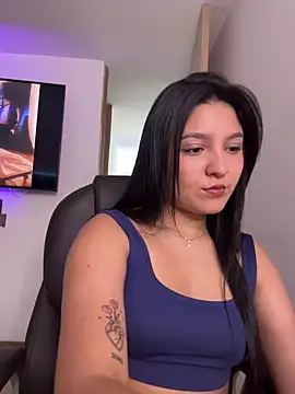 Camila sanchez25 online show from 04-28-26, 08:13