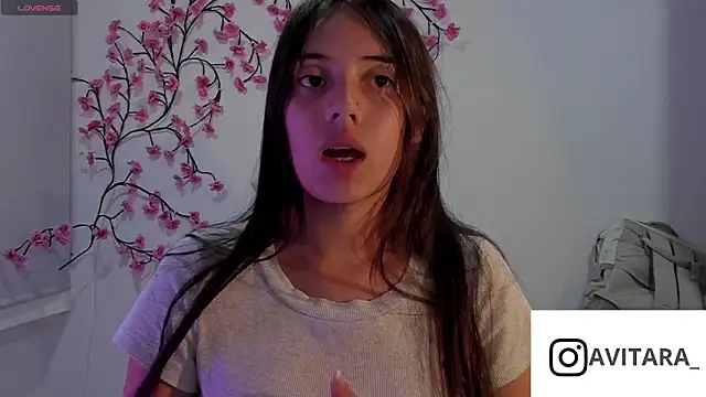 vanesita  online show from 06-10-26, 12:12