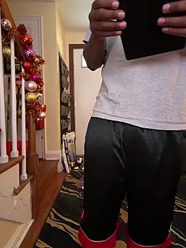 Snapshot of daddydarkskindikk chatting on 02-27-26, 08:30 daddydarkskindikk online show from 02-27-26, 08:30