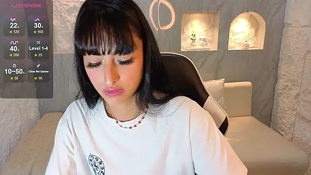 Snapshot of Tifany_Tx chatting on 12-17-25, 12:21 Tifany Tx online show from 12-17-25, 12:21