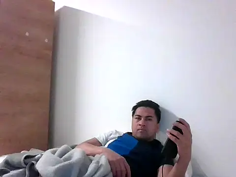 Snapshot of sweetpinoy2027 chatting on 02-10-26, 09:30 sweetpinoy2027 online show from 02-10-26, 09:30