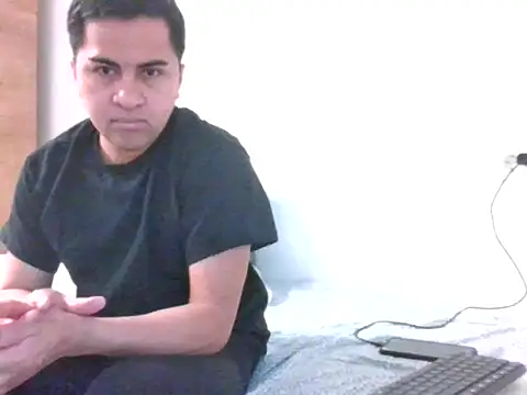 Snapshot of sweetpinoy2027 chatting on 02-15-26, 03:22 sweetpinoy2027 online show from 02-15-26, 03:22