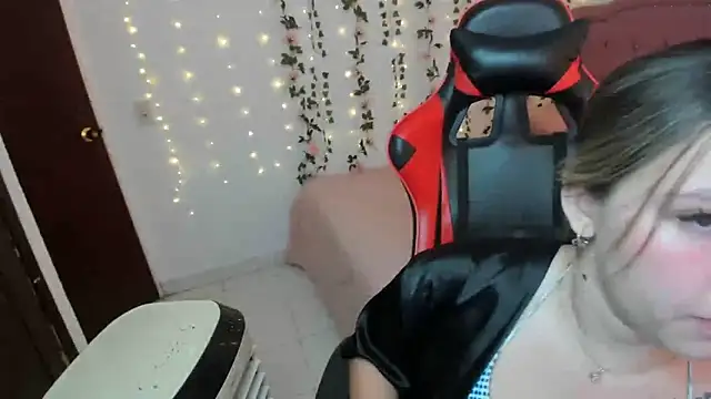 Snapshot of Abby_swang chatting on 02-02-26, 07:46 Abby swang online show from 02-02-26, 07:46