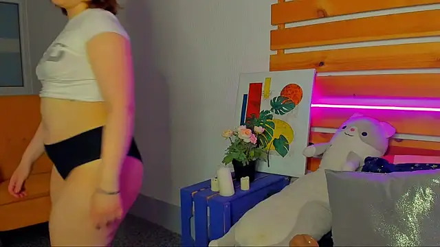 Mary Bryantt online show from 02-25-26, 01:17