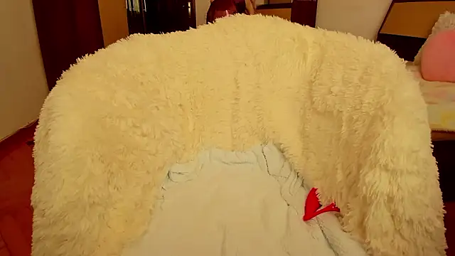 Snapshot of StrawberryEmma chatting on 02-21-26, 05:09 StrawberryEmma online show from 02-21-26, 05:09