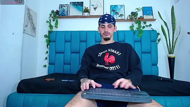 boy Dirty X online show from 12-18-25, 07:02