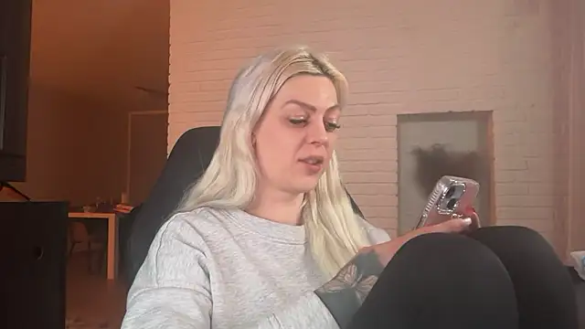 Melina Diamond online show from 01-11-26, 12:28