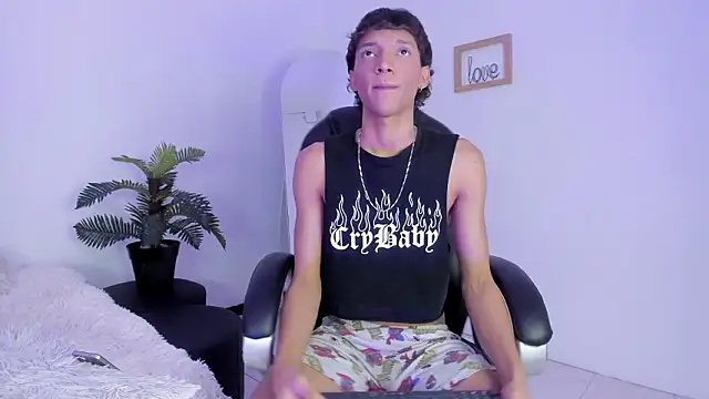 Snapshot of im_ralff chatting on 02-27-26, 08:30 im ralff online show from 02-27-26, 08:30